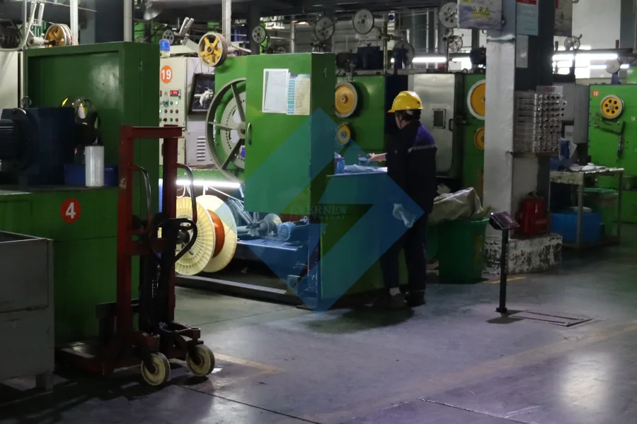 Leading manufacturer and wholesale supplier of enamelled flat copper aluminum wire for transformers, generators, and motors by Evernew Transformer, serving Europe and North America.