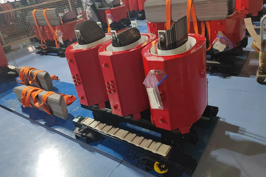 Cast resin dry type distribution transformer 11kV or 33kV primary voltage 0.4kV secondary voltage 50Hz 100kVA to 2500kVA capacity IP23 IP44 insulation class F H temperature rise Dyn11 vector group industrial commercial power system